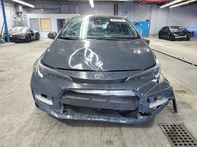 5YFS4MCE4PP154383 - 2023 TOYOTA COROLLA SE Gris foto 5