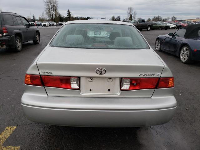 JT2BG22K710548747 - 2001 TOYOTA CAMRY CE SILVER photo 6