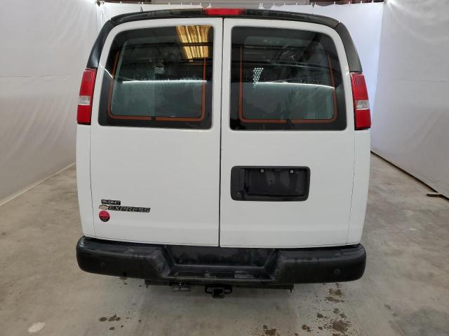 1GCWGAFF5H1255658 - 2017 CHEVROLET EXPRESS G2 WHITE photo 6