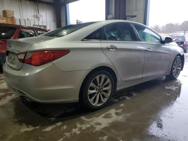 5NPEC4AC0DH712496 - 2013 HYUNDAI SONATA SE SILVER photo 3