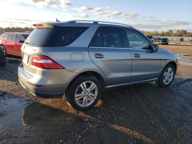 4JGDA5HB6CA078343 - 2012 MERCEDES-BENZ ML 350 4MATIC GRAY photo 3