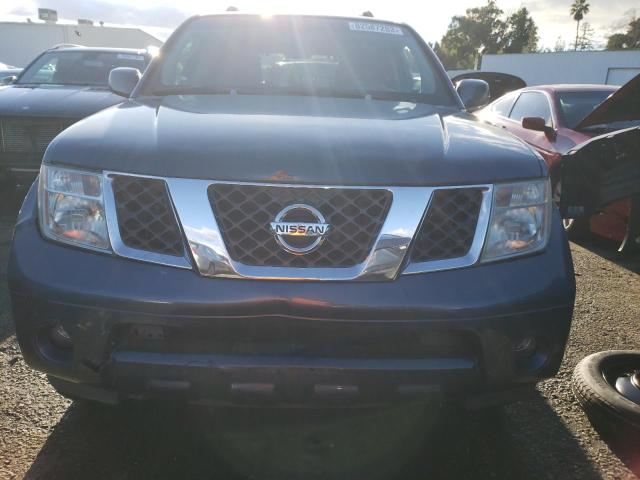 5N1AR18UX5C704182 - 2005 NISSAN PATHFINDER LE BLUE photo 5