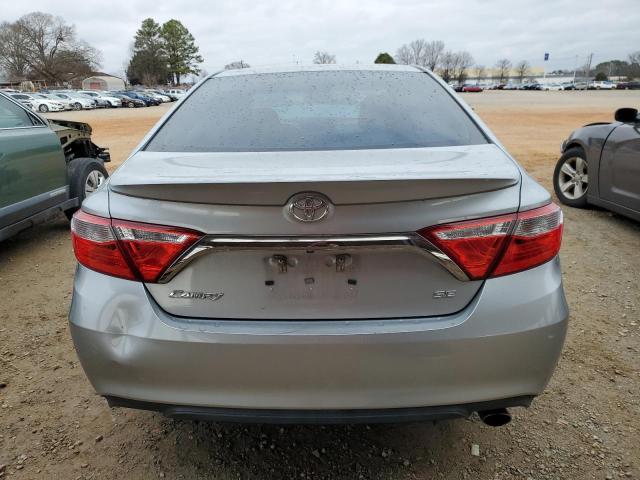 4T1BF1FKXHU717060 - 2017 TOYOTA CAMRY LE SILVER photo 6