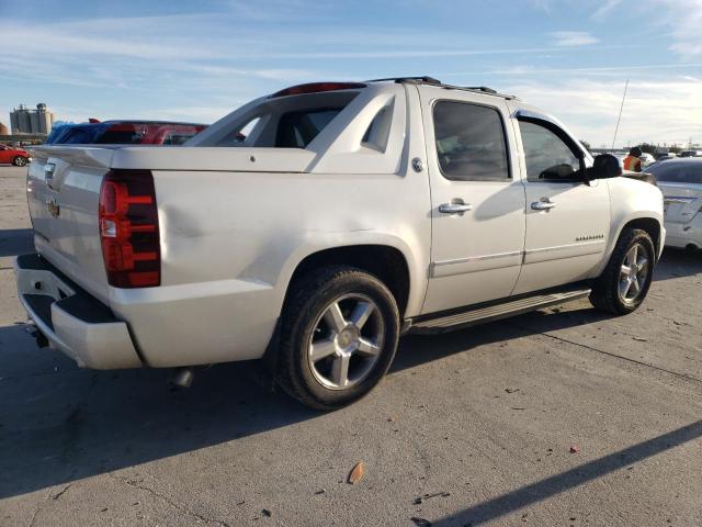 3GNMCGE00DG234271 - 2013 CHEVROLET AVALANCHE LTZ WHITE photo 3