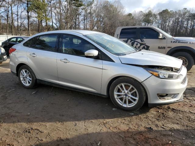 1FADP3F26FL227441 - 2015 FORD FOCUS SE SILVER photo 4