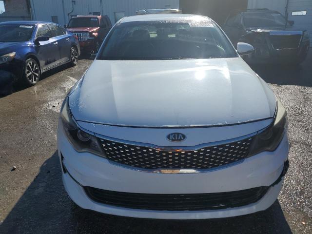 5XXGU4L39GG070444 - 2016 KIA OPTIMA EX WHITE photo 5