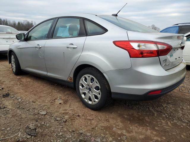 1FAHP3F21CL246783 - 2012 FORD FOCUS SE SILVER photo 2