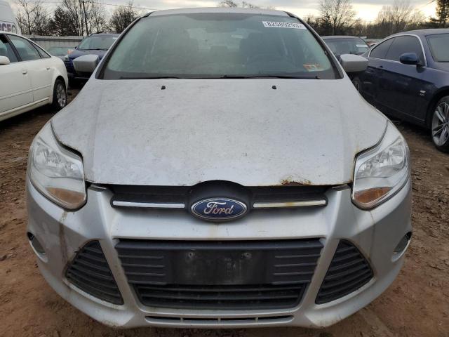 1FAHP3F21CL246783 - 2012 FORD FOCUS SE SILVER photo 5