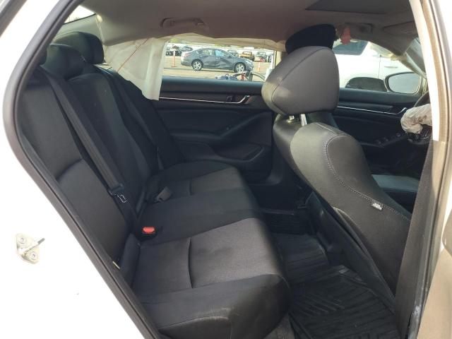 1HGCV1F47JA205617 - 2018 HONDA ACCORD EX WHITE photo 10
