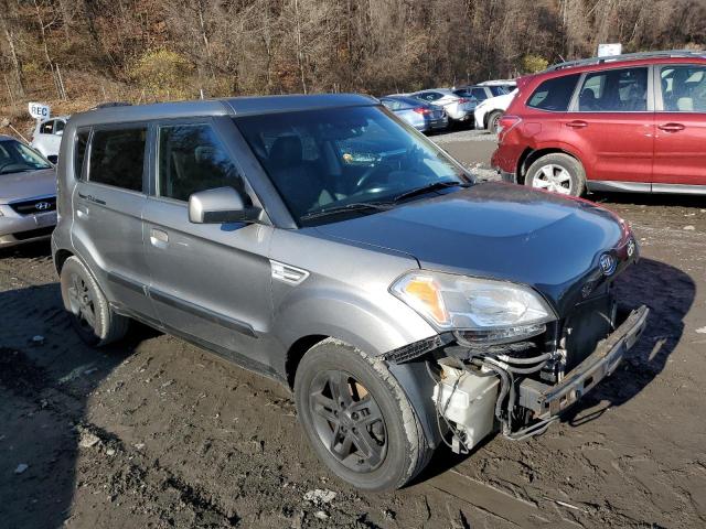 KNDJT2A24A7190711 - 2010 KIA SOUL + GRAY photo 4