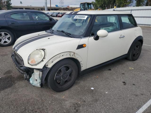 WMWMF33588TT67342 - 2008 MINI COOPER WHITE photo 1