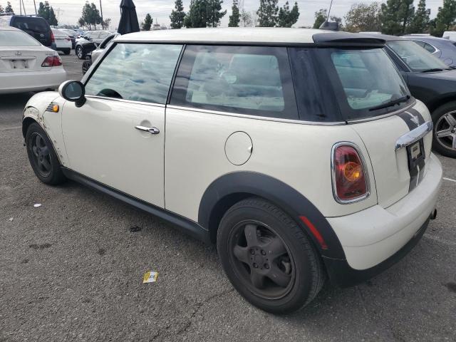WMWMF33588TT67342 - 2008 MINI COOPER WHITE photo 2