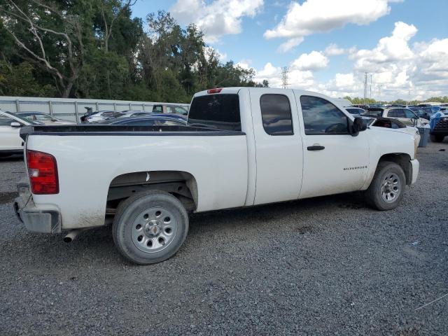 1GCEC19C97Z622330 - 2007 CHEVROLET SILVERADO C1500 თეთრი ფოტო 3