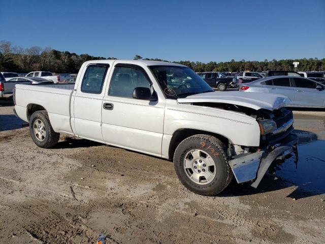 1GCEC19X95Z153546 - 2005 CHEVROLET SILVERADO C1500 WHITE photo 4