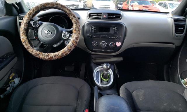 KNDJN2A24E7100909 - 2014 KIA SOUL WHITE photo 8