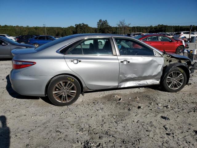 4T1BF1FK8GU585527 - 2016 TOYOTA CAMRY LE 银色 照片 3