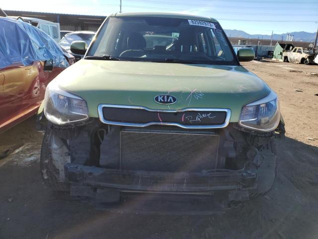 KNDJN2A22G7862994 - 2016 KIA SOUL GREEN photo 5