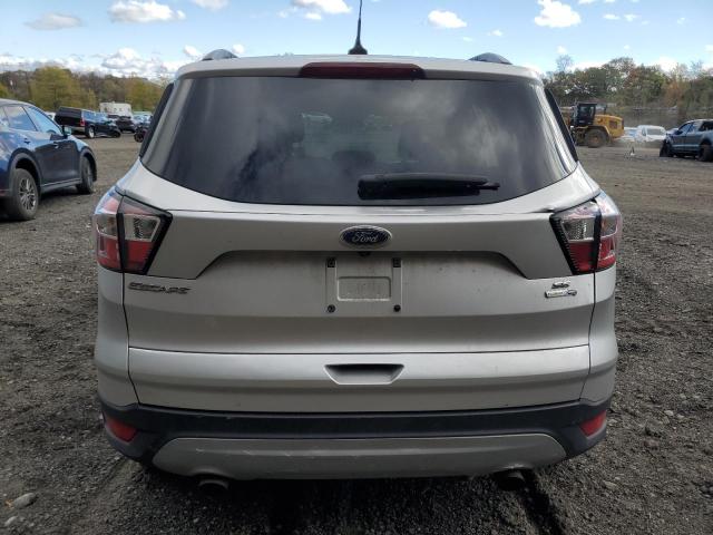 1FMCU9GD2JUC24956 - 2018 FORD ESCAPE SE Silber Foto 6