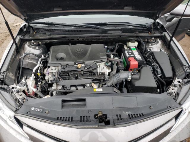 4T1B11HK1JU020765 - 2018 TOYOTA CAMRY L GRAY photo 11