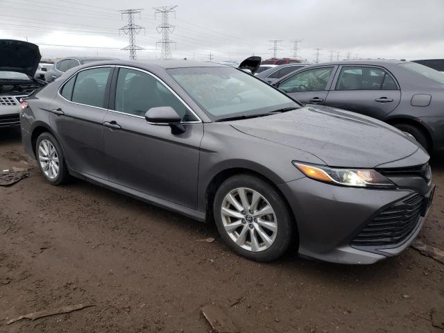 4T1B11HK1JU020765 - 2018 TOYOTA CAMRY L GRAY photo 4