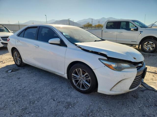 4T1BF1FK1FU038548 - 2015 TOYOTA CAMRY LE WHITE photo 4