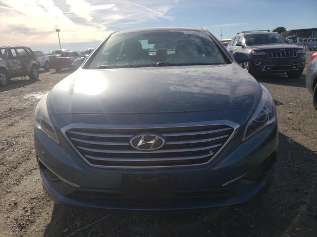 5NPE24AF6HH518347 - 2017 HYUNDAI SONATA SE BLUE photo 5