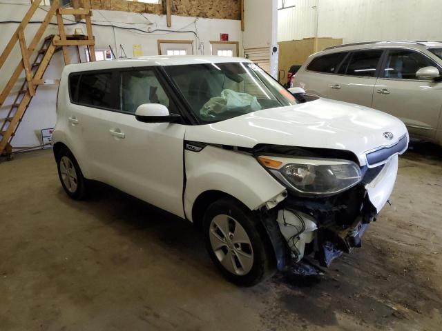 KNDJN2A22F7131643 - 2015 KIA SOUL WHITE photo 4