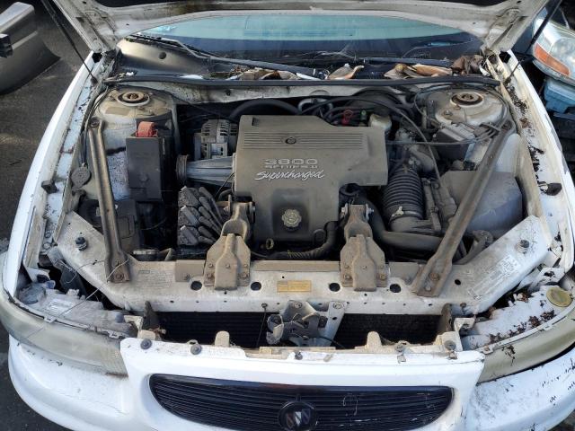 2G4WF5215W1461165 - 1998 BUICK REGAL GS WHITE photo 11