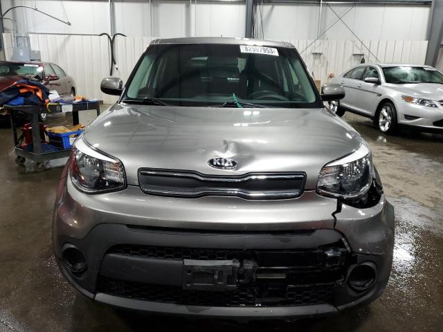 KNDJN2A22H7459499 - 2017 KIA SOUL GRAY photo 5