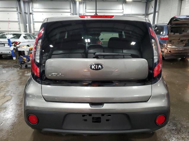 KNDJN2A22H7459499 - 2017 KIA SOUL GRAY photo 6