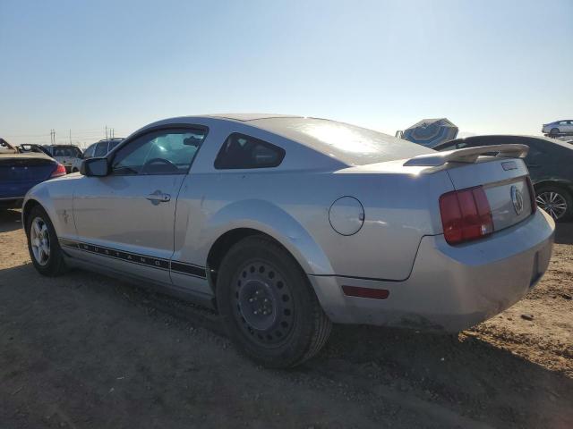 1ZVHT80N275270751 - 2007 FORD MUSTANG SILVER photo 2