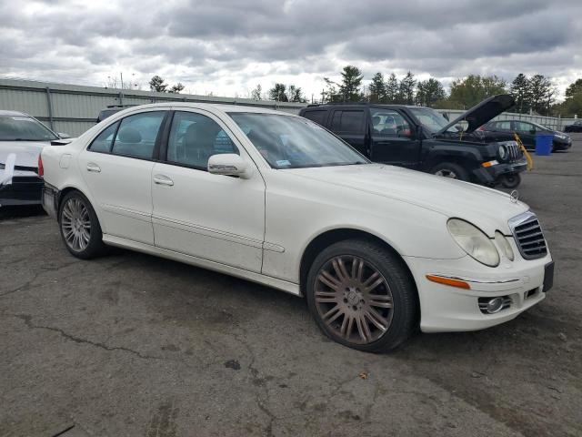 WDBUF87XX7B135825 - 2007 MERCEDES-BENZ E 350 4MATIC WHITE photo 4