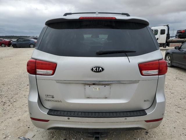 KNDMC5C19G6182587 - 2016 KIA SEDONA EX SILVER photo 6