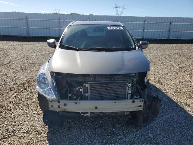 3N1CN7AP9JL886524 - 2018 NISSAN VERSA S ვერცხლისფერი ფოტო 5