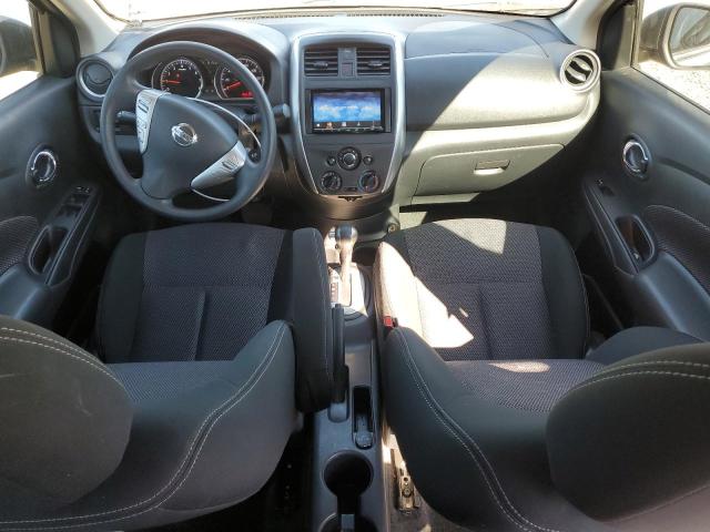 3N1CN7AP9JL886524 - 2018 NISSAN VERSA S ვერცხლისფერი ფოტო 8