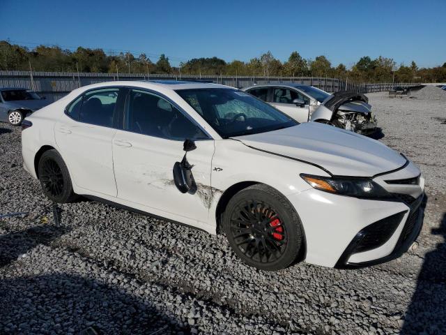4T1T11AK2PU153283 - 2023 TOYOTA CAMRY SE NIGHT SHADE WHITE photo 4