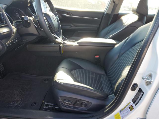 4T1T11AK2PU153283 - 2023 TOYOTA CAMRY SE NIGHT SHADE WHITE photo 7