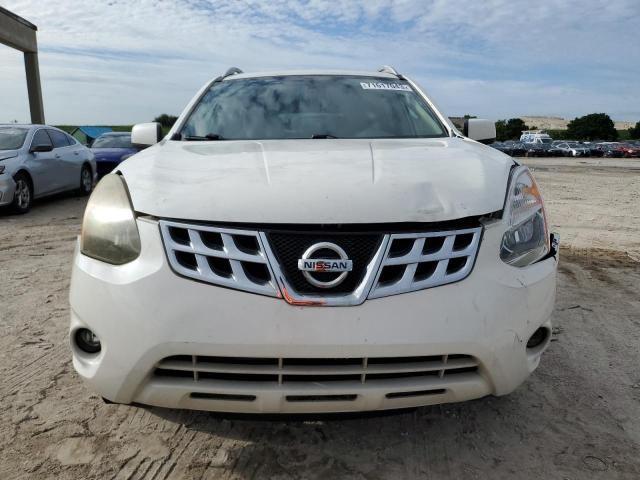 JN8AS5MV1DW616119 - 2013 NISSAN ROGUE S WHITE photo 5