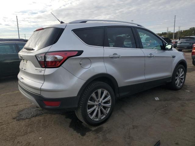 1FMCU9J92JUC69268 - 2018 FORD ESCAPE TITANIUM SILVER photo 3