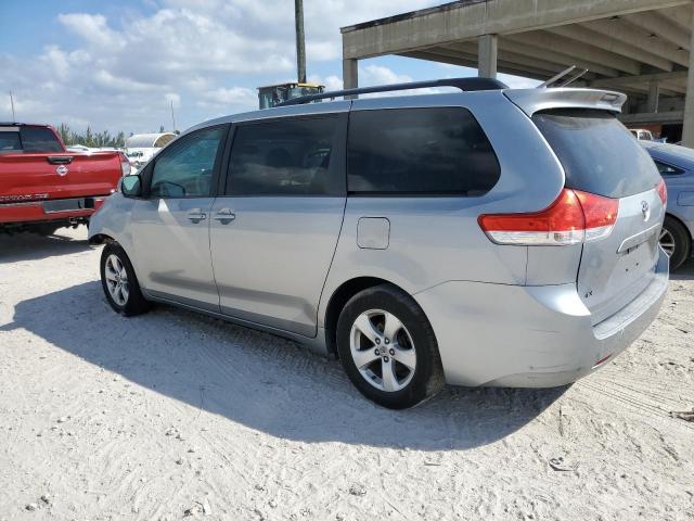 5TDKK3DC4CS190265 - 2012 TOYOTA SIENNA LE SILVER photo 2