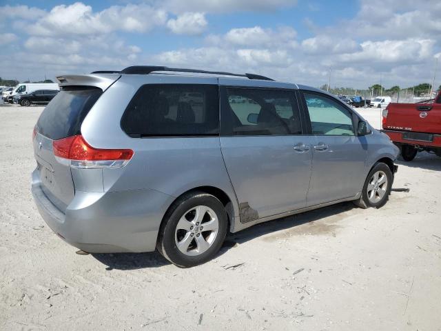 5TDKK3DC4CS190265 - 2012 TOYOTA SIENNA LE SILVER photo 3