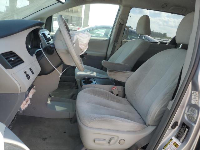 5TDKK3DC4CS190265 - 2012 TOYOTA SIENNA LE SILVER photo 7