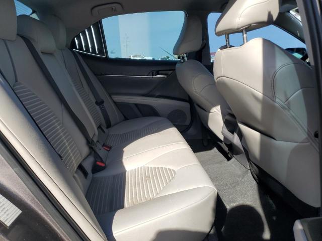 4T1G11AK4NU660667 - 2022 TOYOTA CAMRY SE 灰色 照片 10