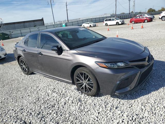 4T1G11AK4NU660667 - 2022 TOYOTA CAMRY SE 灰色 照片 4