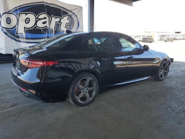 ZARFAMAN0K7598230 - 2019 ALFA ROMEO GIULIA 黑色 照片 3