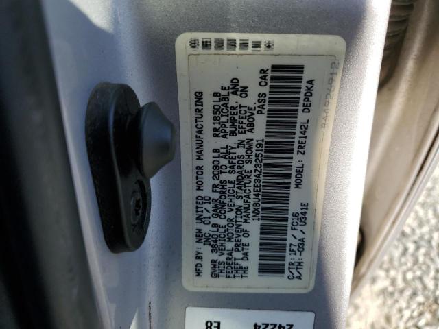 1NXBU4EE3AZ325191 - 2010 TOYOTA COROLLA BASE ვერცხლისფერი ფოტო 12