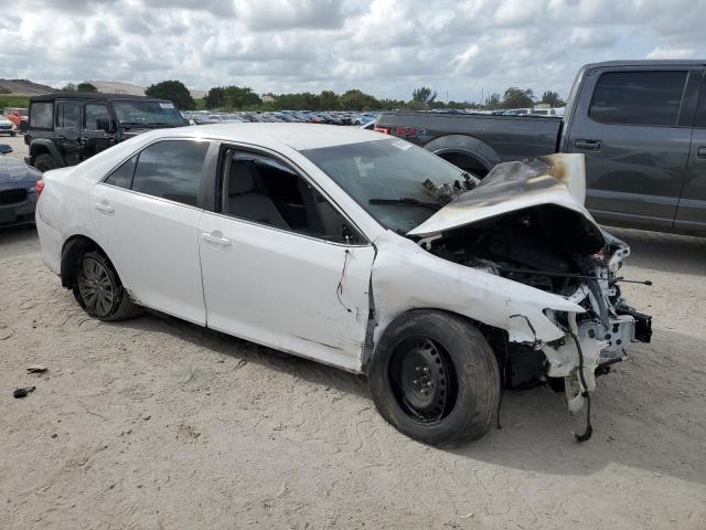 4T4BF1FK2DR282261 - 2013 TOYOTA CAMRY L WHITE photo 4