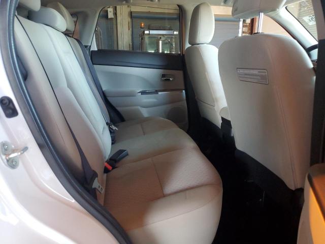 JA4AP3AU6JU025444 - 2018 MITSUBISHI OUTLANDER SPORT ES Biały zdjęcie 10