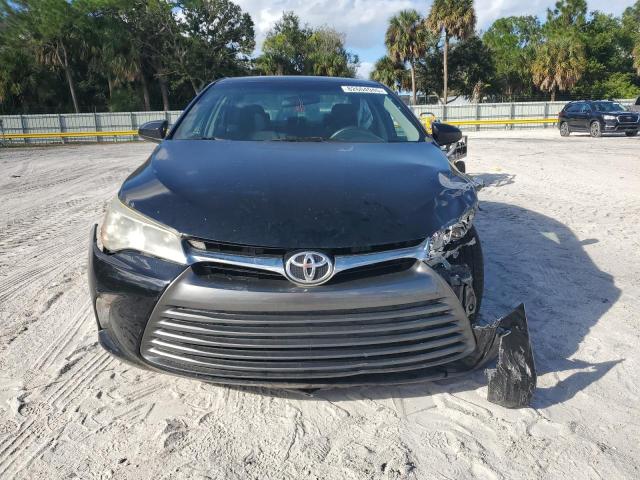 4T1BF1FKXGU574836 - 2016 TOYOTA CAMRY LE 黑色 照片 5