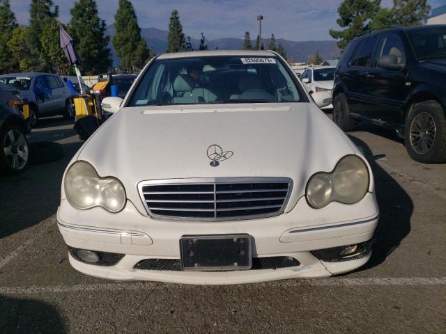 WDBRF64J05F576363 - 2005 MERCEDES-BENZ C 320 WHITE photo 5